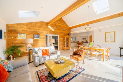 A tranquil ambience awaits you in the beautiful open-plan living area