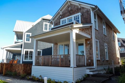 Front Side (Ocean Side)