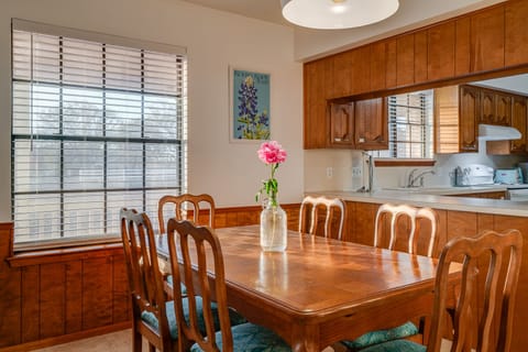 Bright and cheery with convenient seating