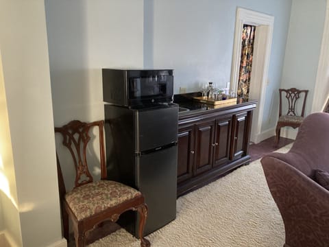 Alice Suite - Wet Bar