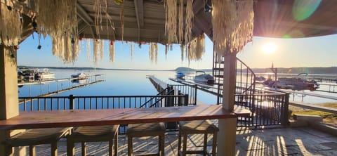 Lakefront living at it's best - Key West Tiki Bar Vibe with connecting dock