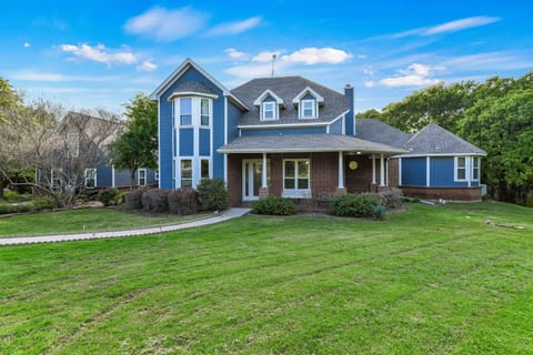 Gorgeous 4 bedroom 2.5 bath home on 3 acres! 