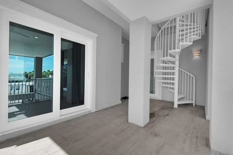 Third floor deck with spiral staircase