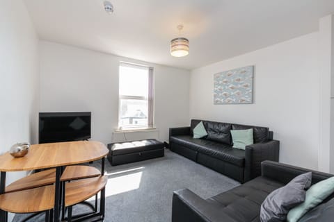 Living Room / Lounge