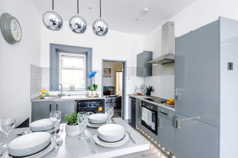 Living Room / Lounge