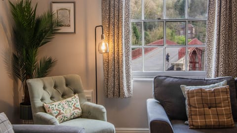 Living Room / Lounge