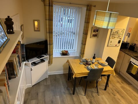30, Cosy  dining area