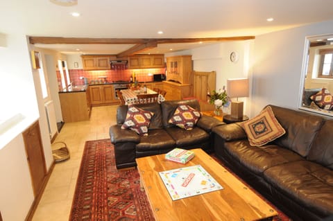 Kitchen/ diner With relaxing area