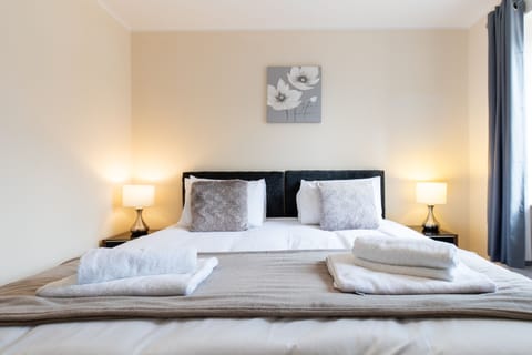Super King bed set-up