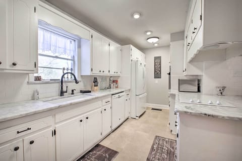 Kitchen | Dishware/Flatware