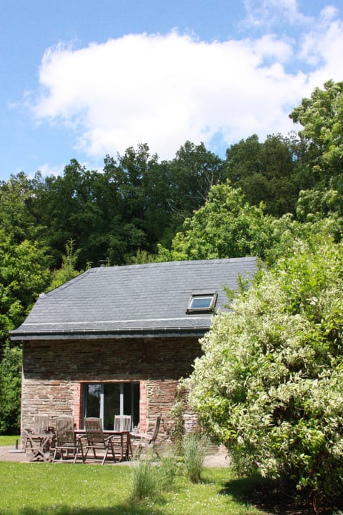 The Stag-Spotting - The house and the garden