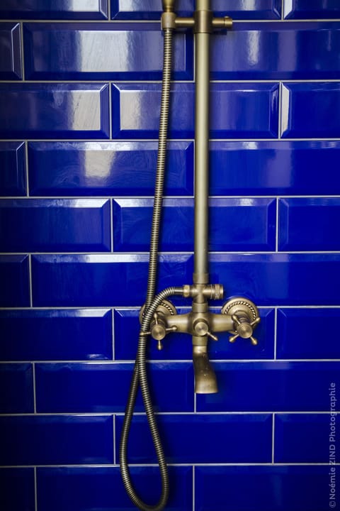 Hand-held showerhead