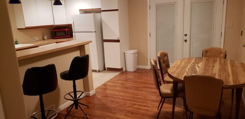 Large dining Room seats 6