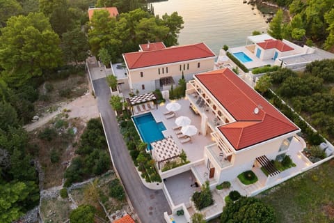 Exterior of Croatia luxury villa Deluxe Palace 1 with heated pool for vacation and rent with family