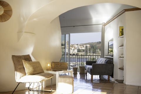 Living room overlooking the bay of Banyuls-sur-Mer