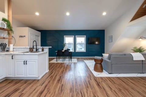 Stay steps from Gonzaga University—ideal for campus visits or game days.