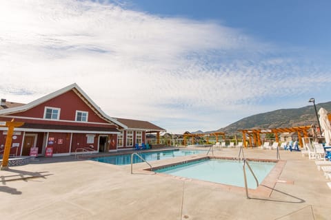 Heated pools from May to September 