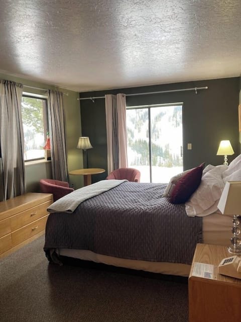 ski in ski out room for 2