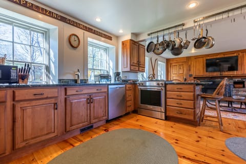 Chefs kitchen - fully equipped open
concept