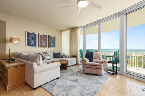 Caribe Resort D613 Living Room