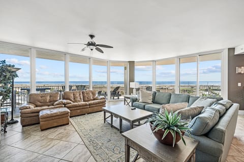 Caribe Resort C510 Living Room