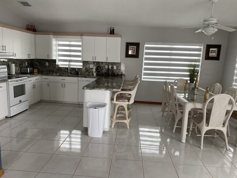 Kitchen & Dinning Area