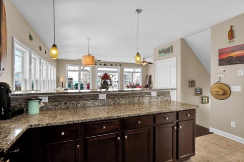 Main Level - Kitchen Peninsula with seating