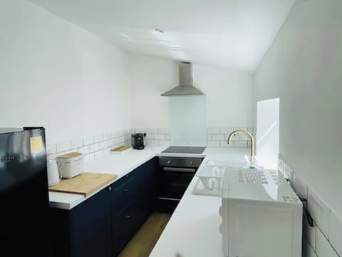 Kitchen | Ardrhu Cottage, Dunoon