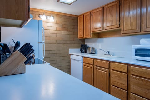 Well Stocked kitchen 