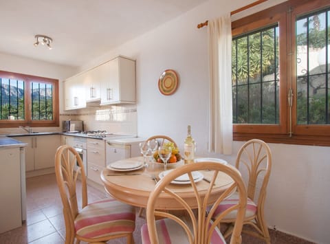 Rear apartment kitchen