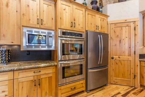 Kitchen - Main Level