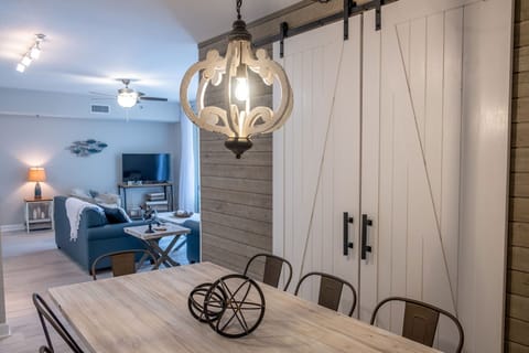 Beautifully updated condo!