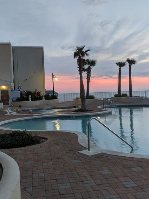 Jacuzzi and swimming pool on the 10th floor