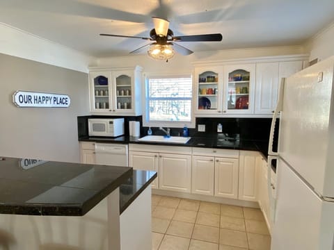 Fully equipped kitchen to prepare meals.  