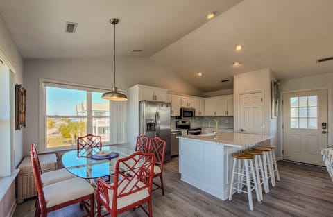 1421 Carolina Blvd (Reel Em In [Int Ext]) - watermarked-04