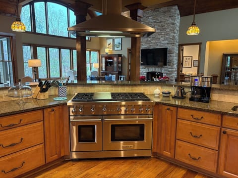 Wolf gas range with griddle