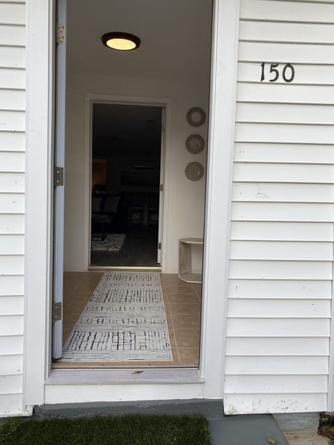 The Pelicans Perch Entrance