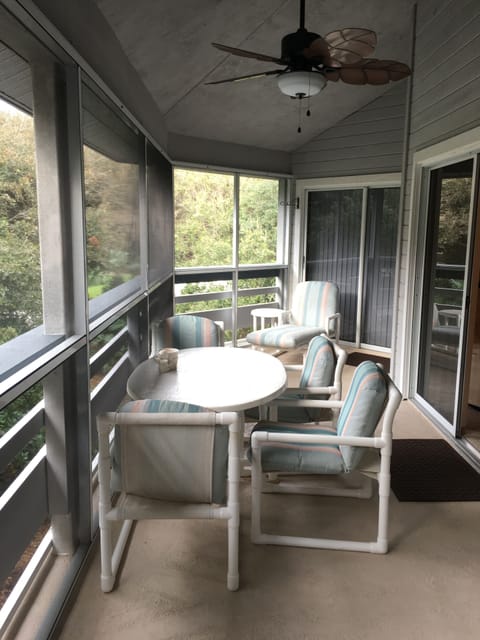 Screened in patio off of bedrooms & living room!
