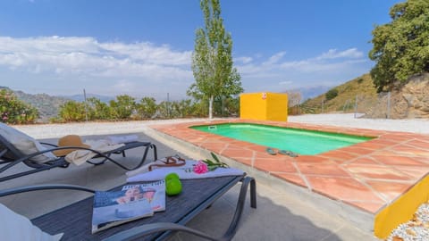 Casa Rural el Nogal Cútar by Ruralidays
