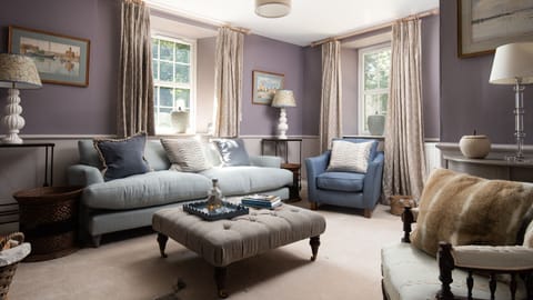 Wood Cottage - double sofa and two armchairs in the sitting room