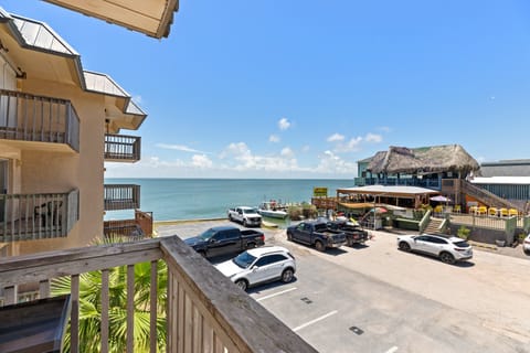 Balcony facing the bay for the perfect sunset!