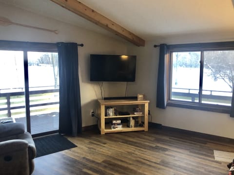 TV equipped with Netflix, a Chromecast, and a DVD player