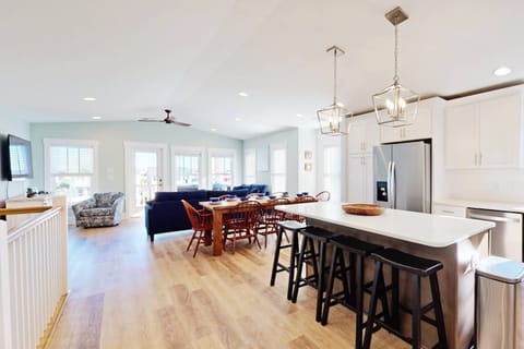 Happily Ever After is a spacious luxury duplex with a reverse floor plan, vaulted ceilings and all updated furnishings