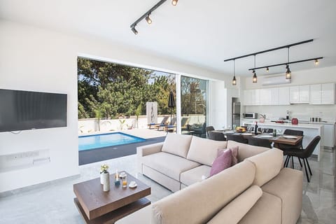 Open-Plan ground floor living room, kitchen and dining area