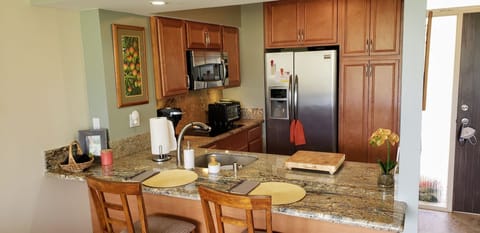 Breakfast bar with counter height stools.