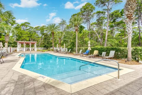 Om Sweet Om - Seagrove - Community Pool