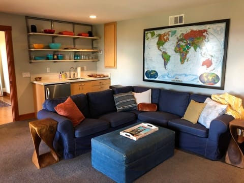 Wet Bar in Family Room