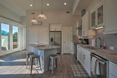 Kitchen | Granite Counters | Modern Appliances