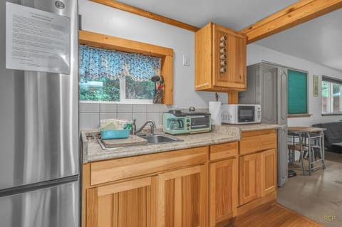 cottage kitchenette