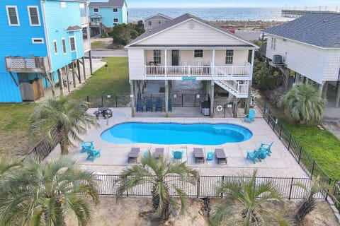 Exterior / Pool Area